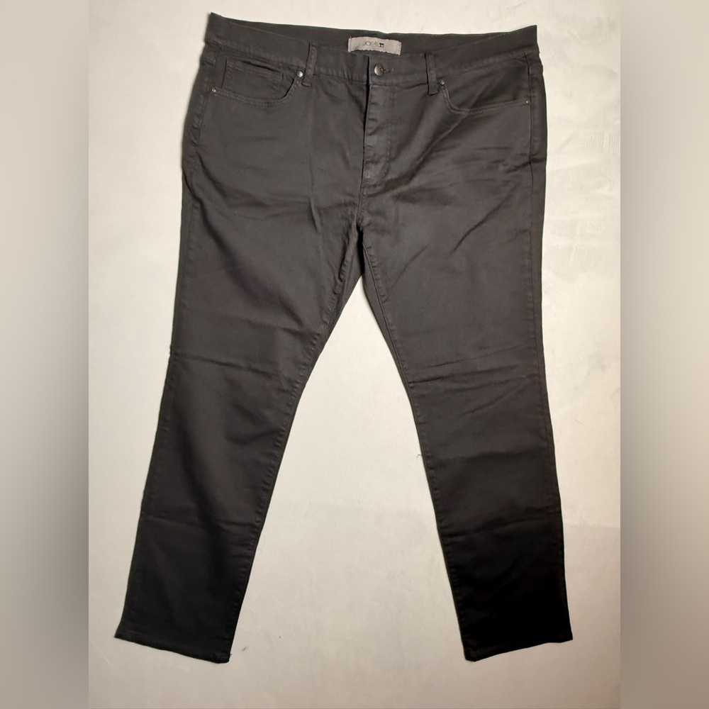Men’s 40 Waist Joe's Jeans RN # 149497
32 in inseam